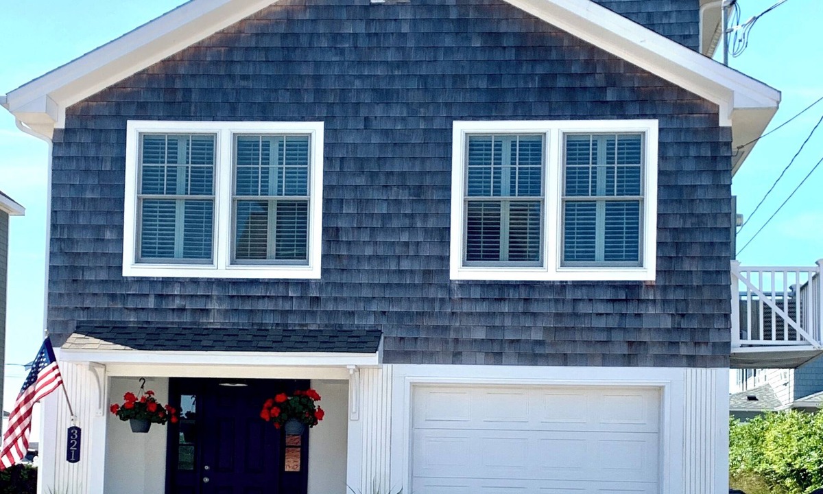 Groton Long Point House | MAIN BEACH ACCESS in GLP! Charming 3-Bedroom House with AC!