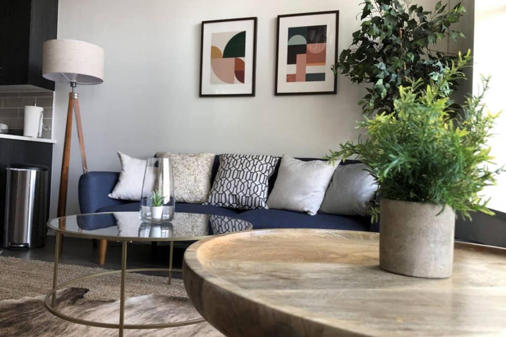 Near South Side Apartment | Michigan avenue modern 2br/2ba with optional Parking 504