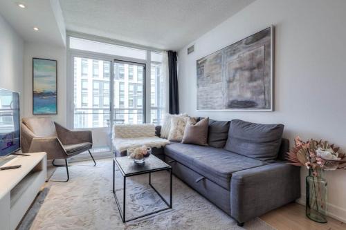 CityPlace Apartment | Modern 2 Bedroom plus Den Condo with Balcony Downtown Toronto