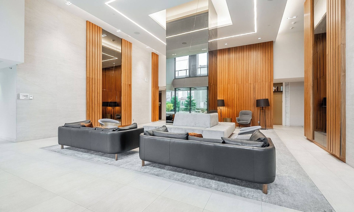 Flemingdon Park Apartment | Modern Sonic Way Condos