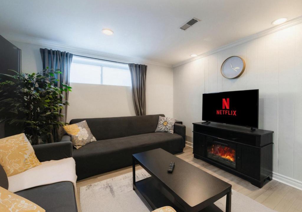 Brampton Apartment | Modern & Spacious 2BR 2BA Suite All Amenities Included