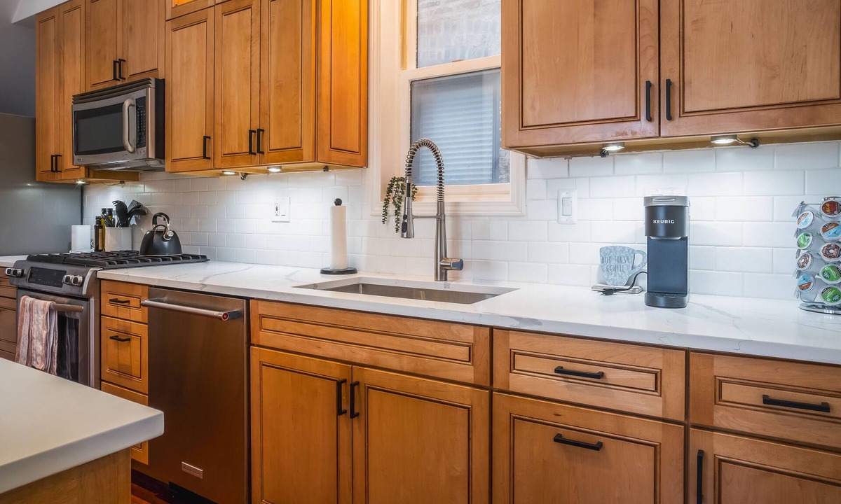 Bucktown House | Modern Townhome With King Suite & Private Patio
