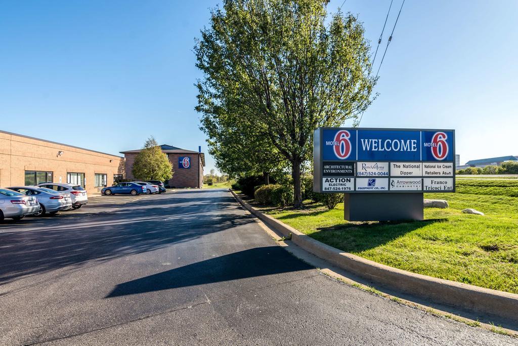 Elk Grove Village Hotel | Motel 6-Elk Grove Village, IL