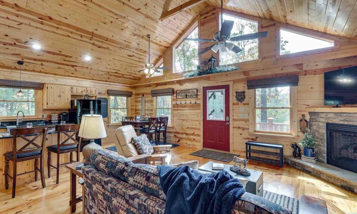 Murphy Cottage | Mount Haven Retreat : Escape With Screened Porch!