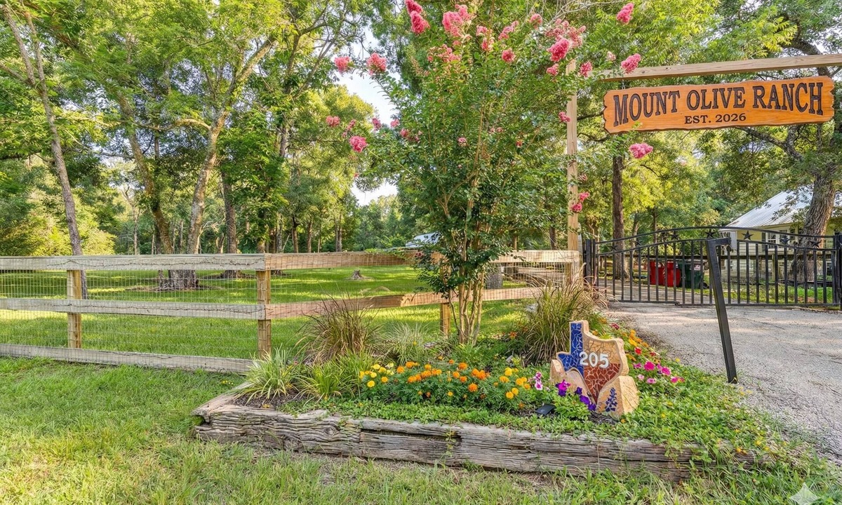 Cedar Lane House | Mount Olive Ranch