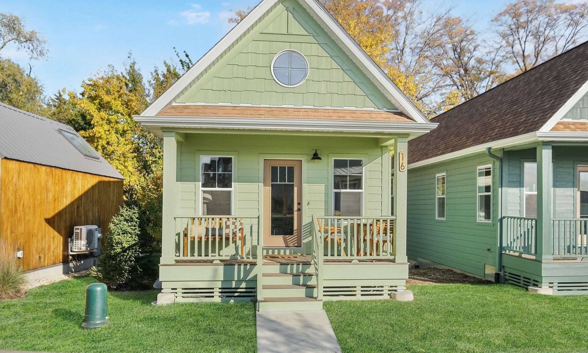 Ottawa House | Navvy Town Neighborhood at Heritage Harbor