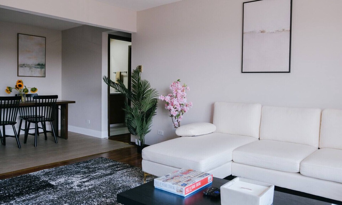 O'Hare Apartment | Near O`hare Personal Gym & Balcony Safe Area
