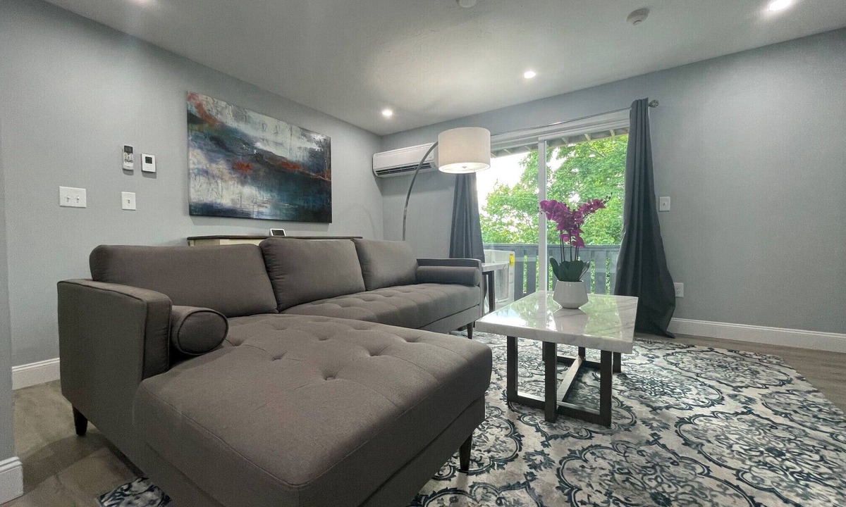 Worcester Apartment | NEW Beautiful 2BD Condo near Hospitals | HBHS