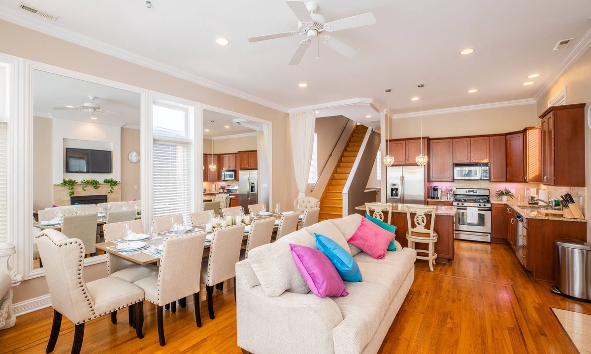 Ukrainian Village Condo | NEW LUXURY PENTHOUSE CONDO