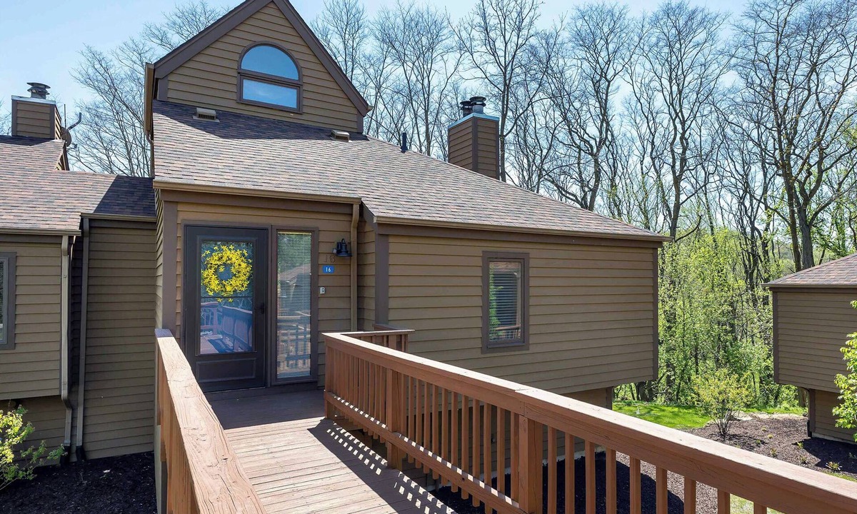 The Galena Territory House | New Owners- 3 BR 3 BA Getaway - Galena Territory & Owners' Club Privileges