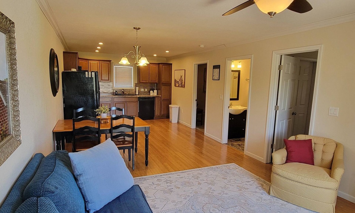 Nauvoo Apartment | Newly Renovated Full Family Apt. - Centrally Located in Nauvoo - some stairs