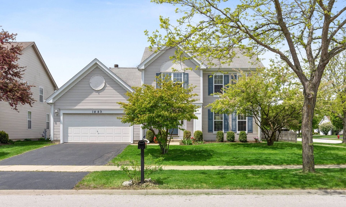 Fox Valley House | Newly Updated - Close to Everything - Naperville!
