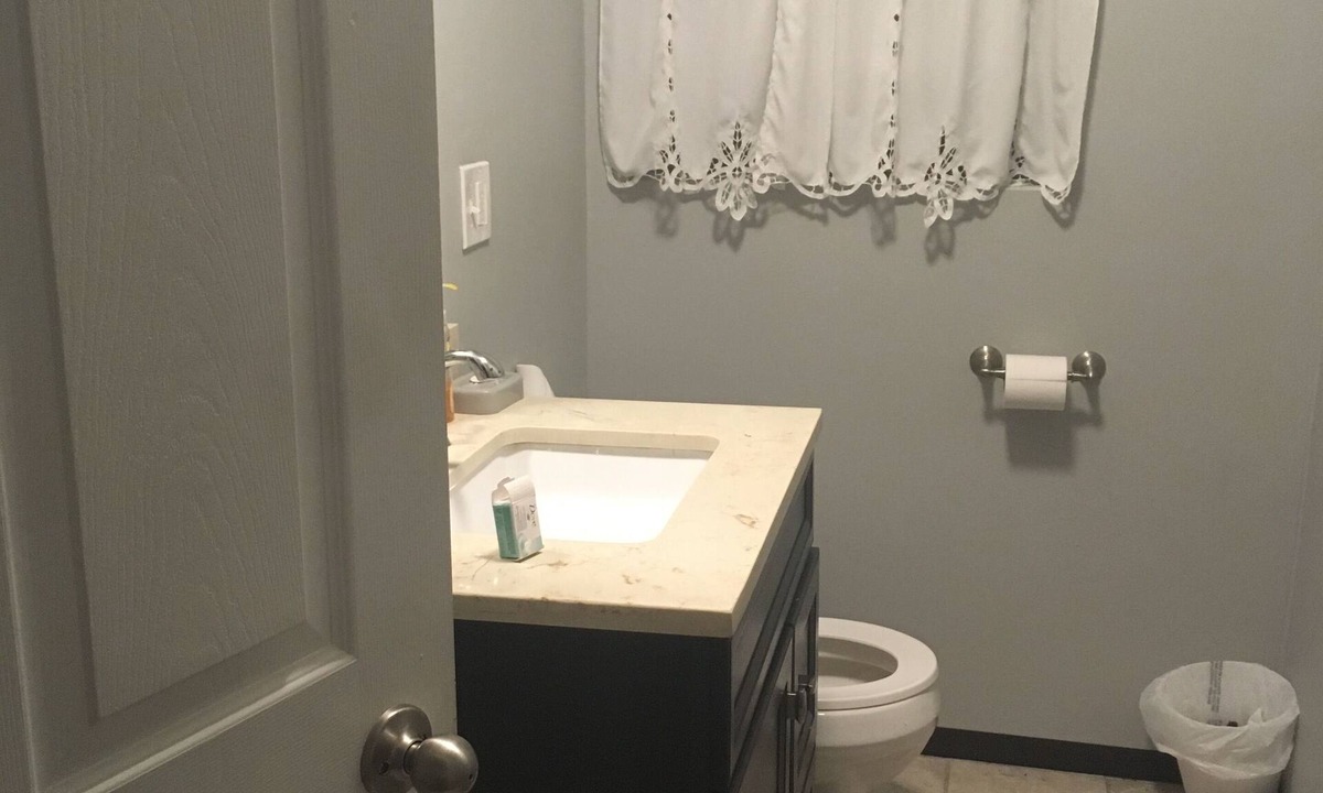 Dolton House | Nice cozy home to experience on your vacation