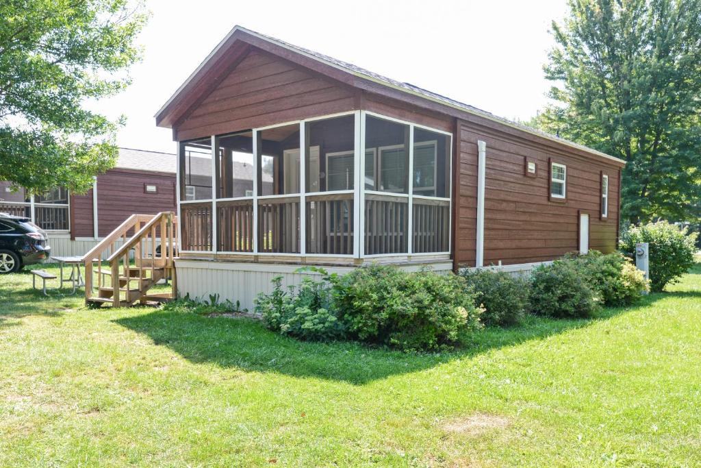 Amboy House | O'Connell's RV Campground Deluxe Park Model 38