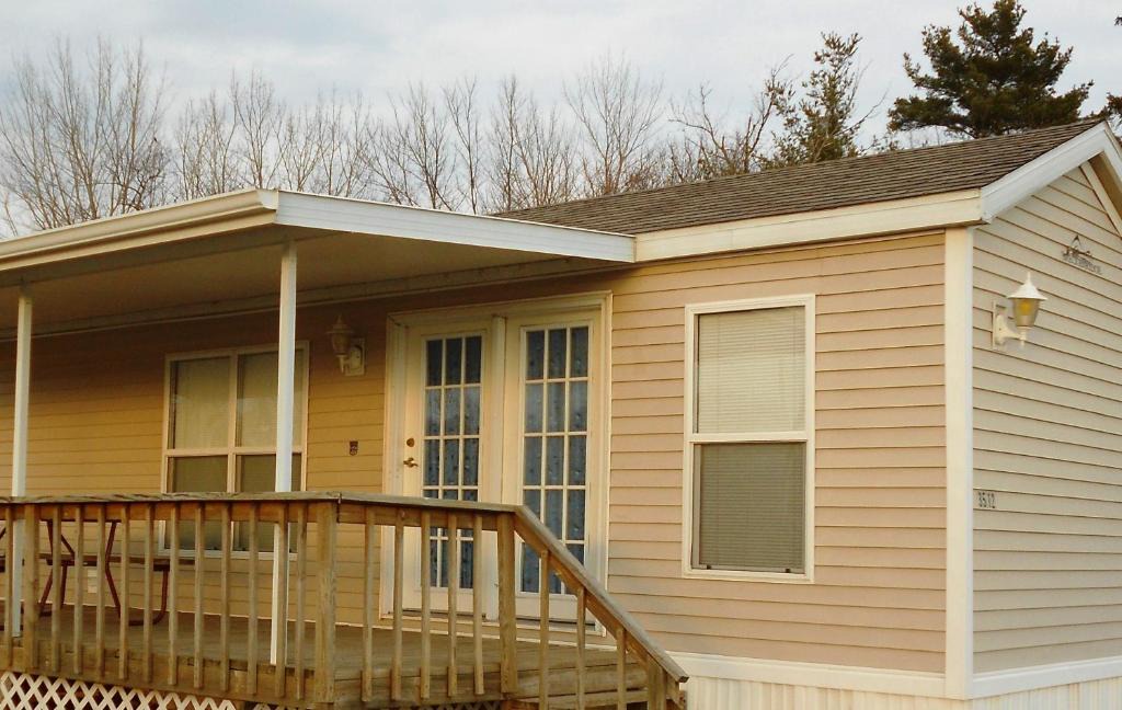 Amboy Resort | O'Connell's Yogi Bear Park Model 30