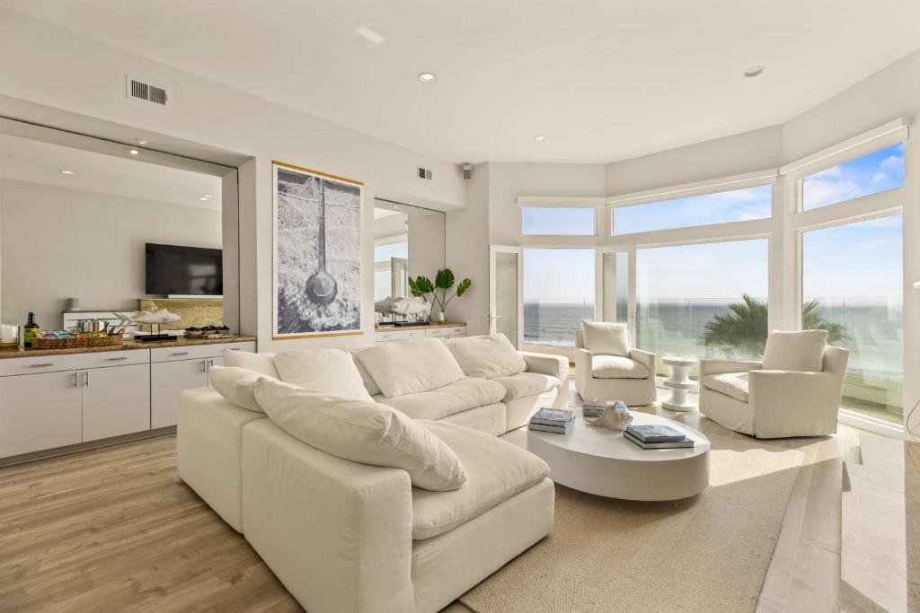 Sand Section Apartment | Ocean Front - 4 Bedroom Manhattan Beach Penthouse