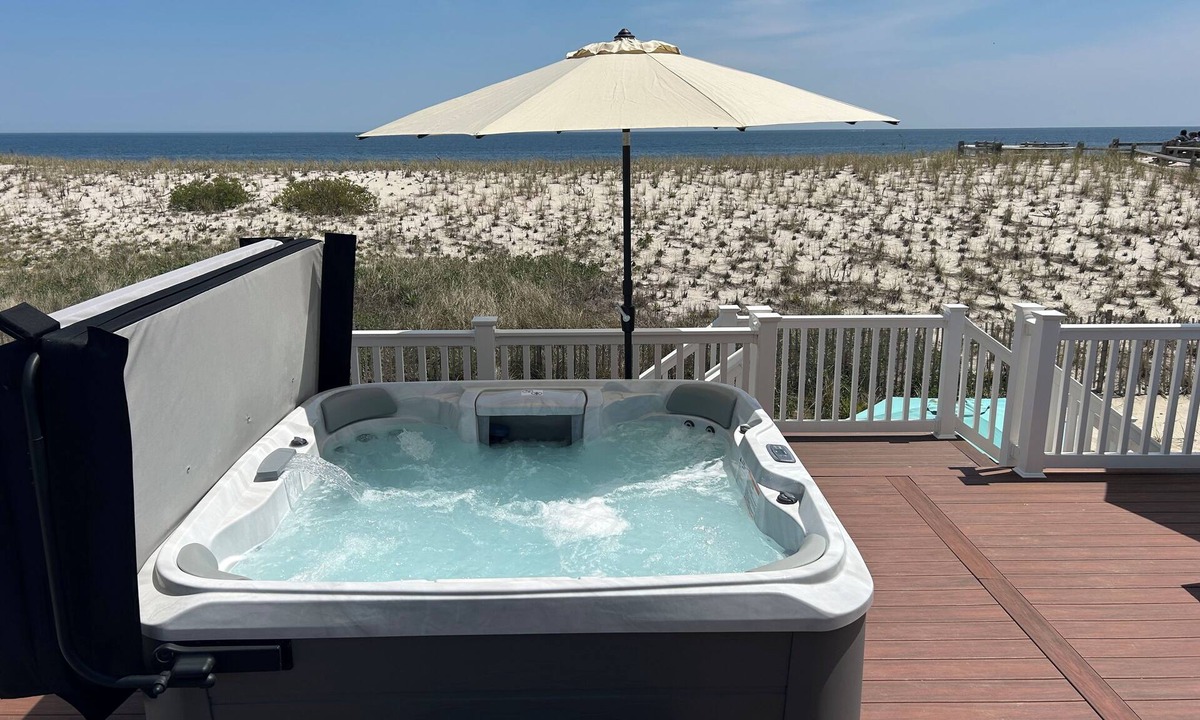 Ocean Beach III House | Ocean Front Beach House - Steps to Beach - Hot Tub, Deck, 3BR, 2Bath, AC, Grill