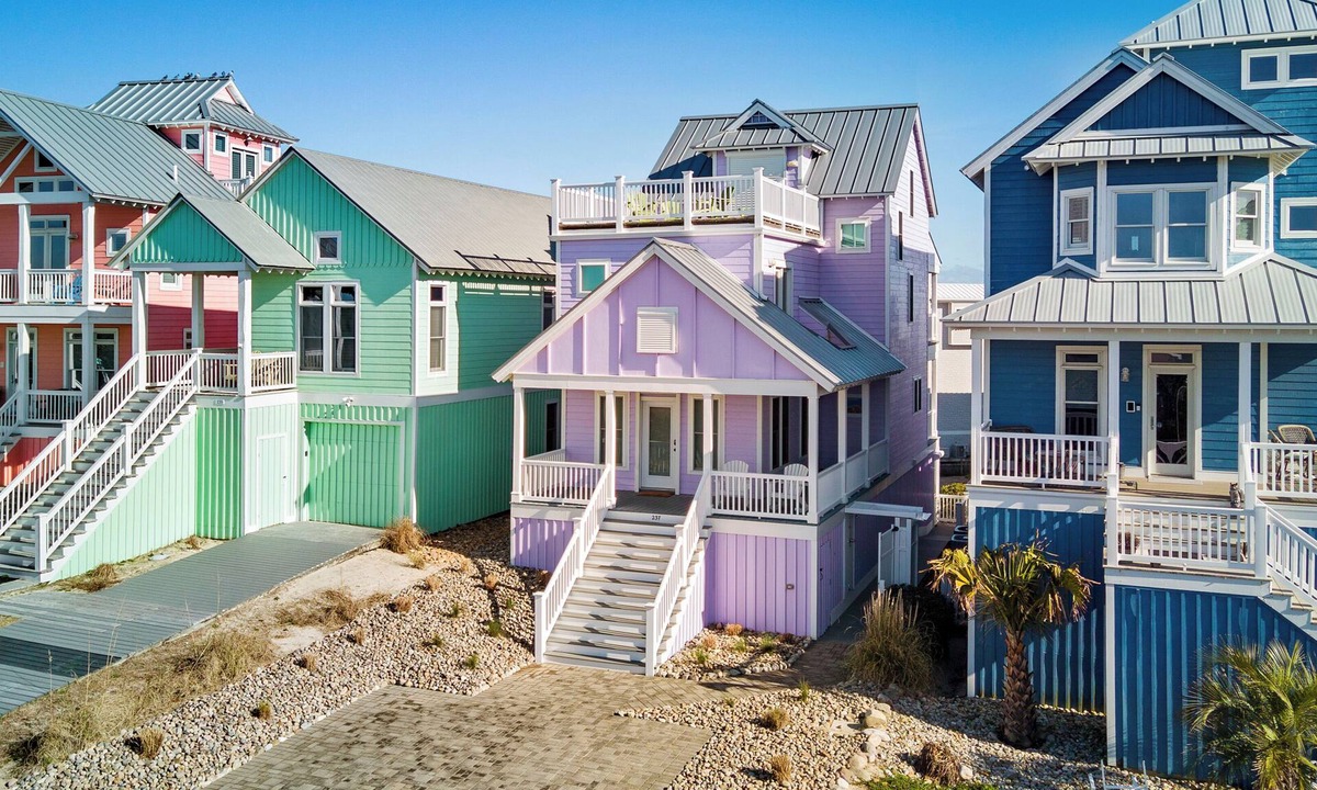 Sea Dreams House | Oceanside 3BR | Pool + Beach Access | Ocean Views | Pet Friendly Cottage