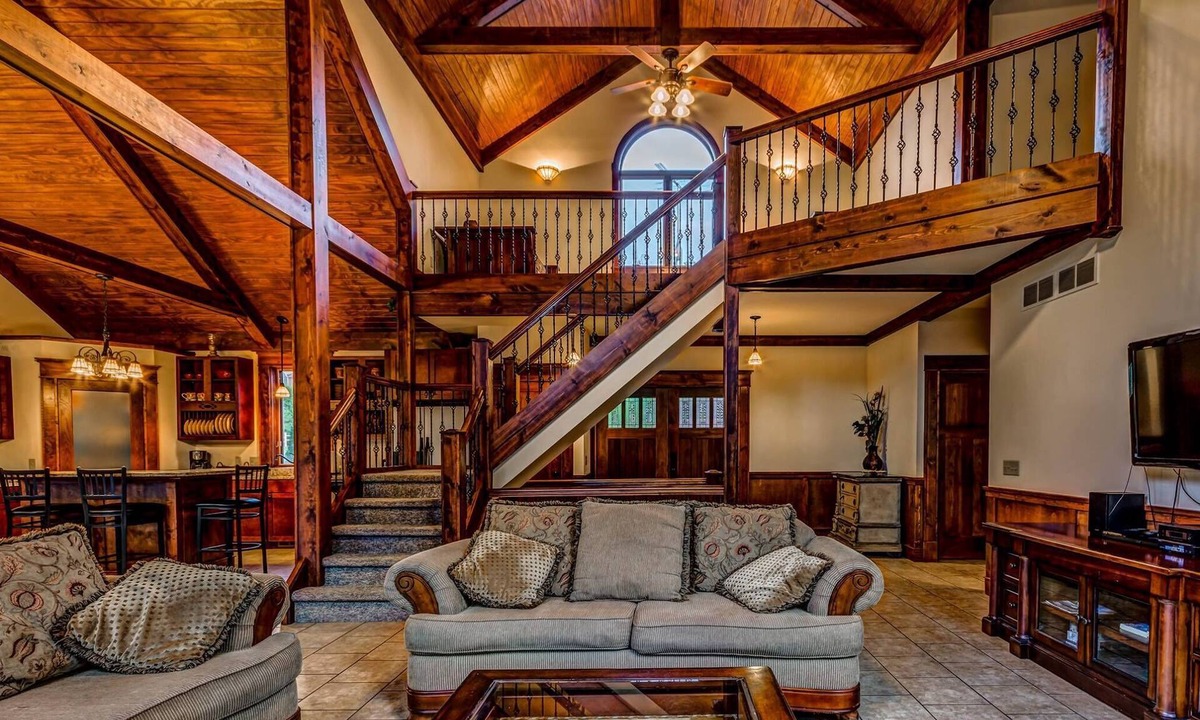 The Galena Territory House | On The Golf Course, Outdoor Kitchen, Hot Tub and So Much More!