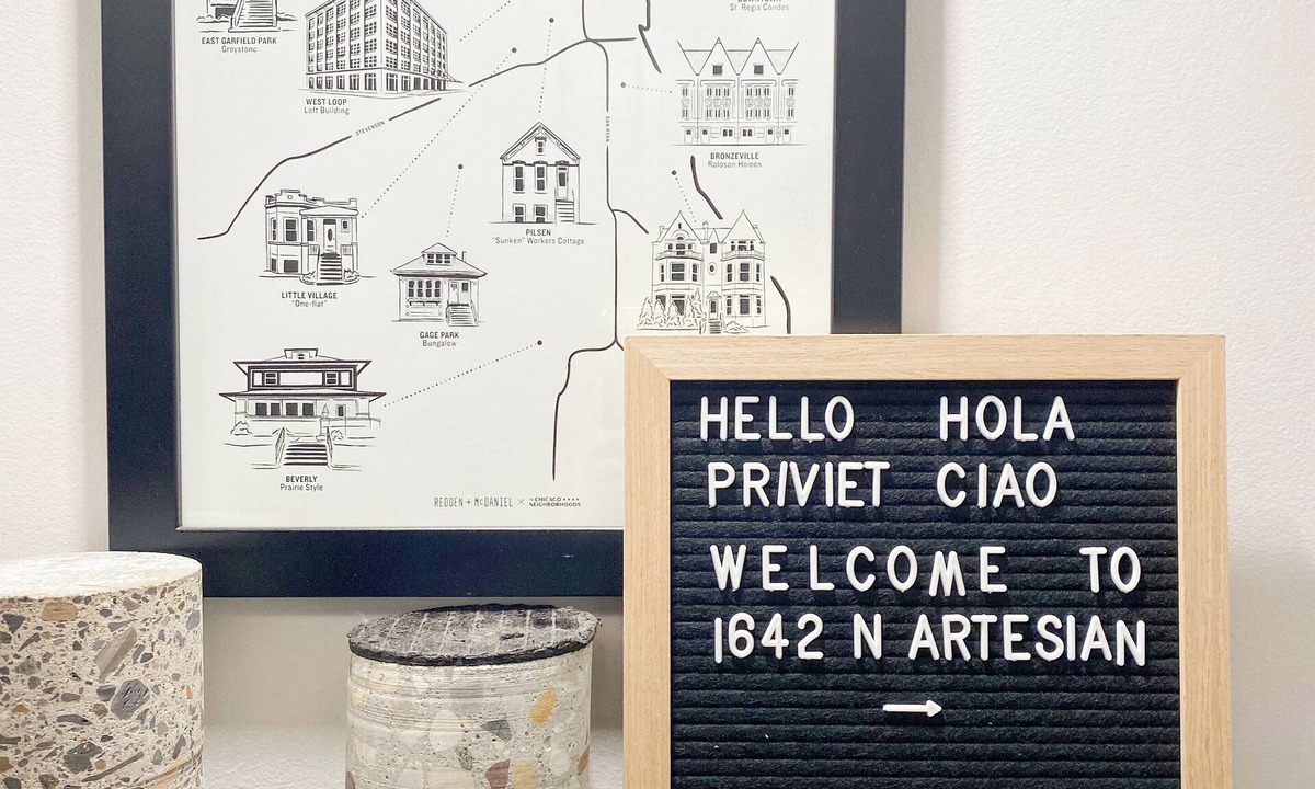 West Town Apartment | Peaceful Living-2Bdrm/2Bath w/Private Parking, WiFi-Work Station-Wicker Park!