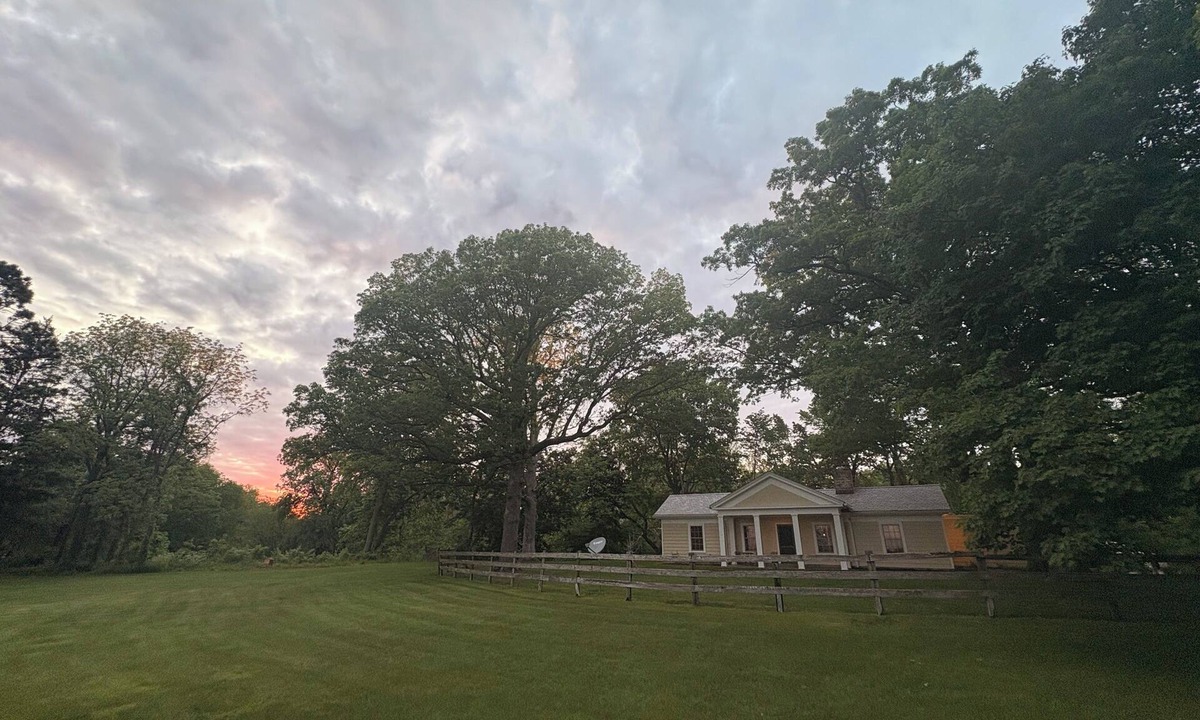 Fox Valley Cottage | Peaceful two bedroom cottage. Scenic and secluded but conveniently located.
