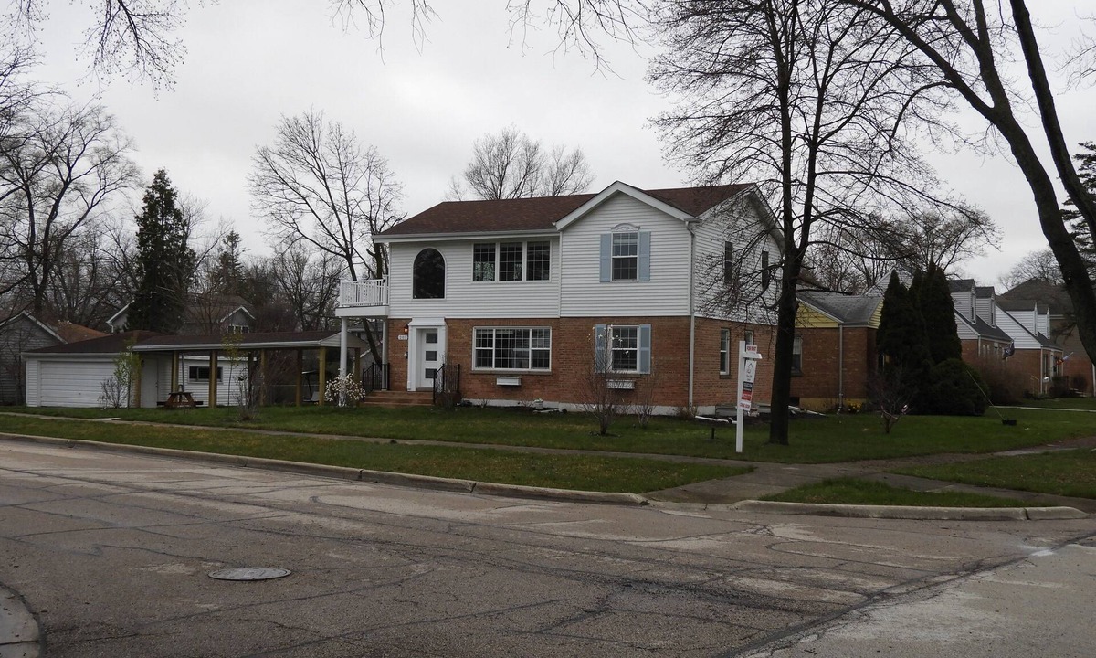 Lombard House | "Perception" . 6BR/Sleeps 18 Game On