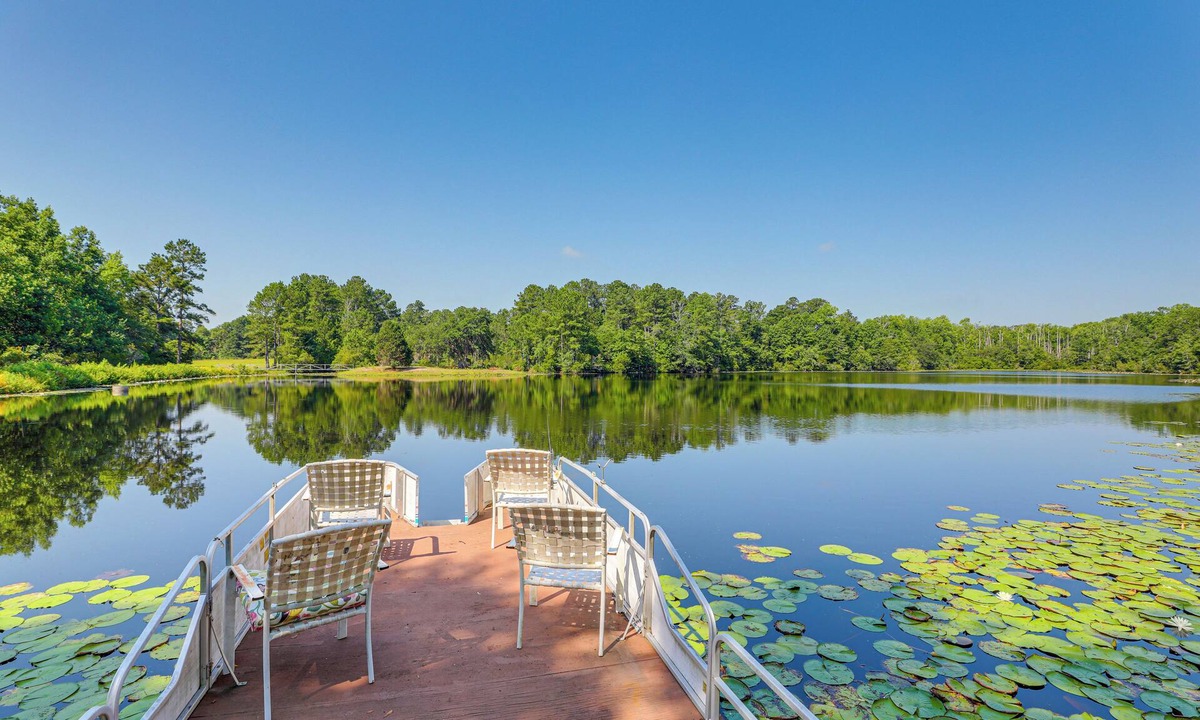 Ruffin House | Pet-Friendly Ehrhardt Home w/Private Pond & Yard!