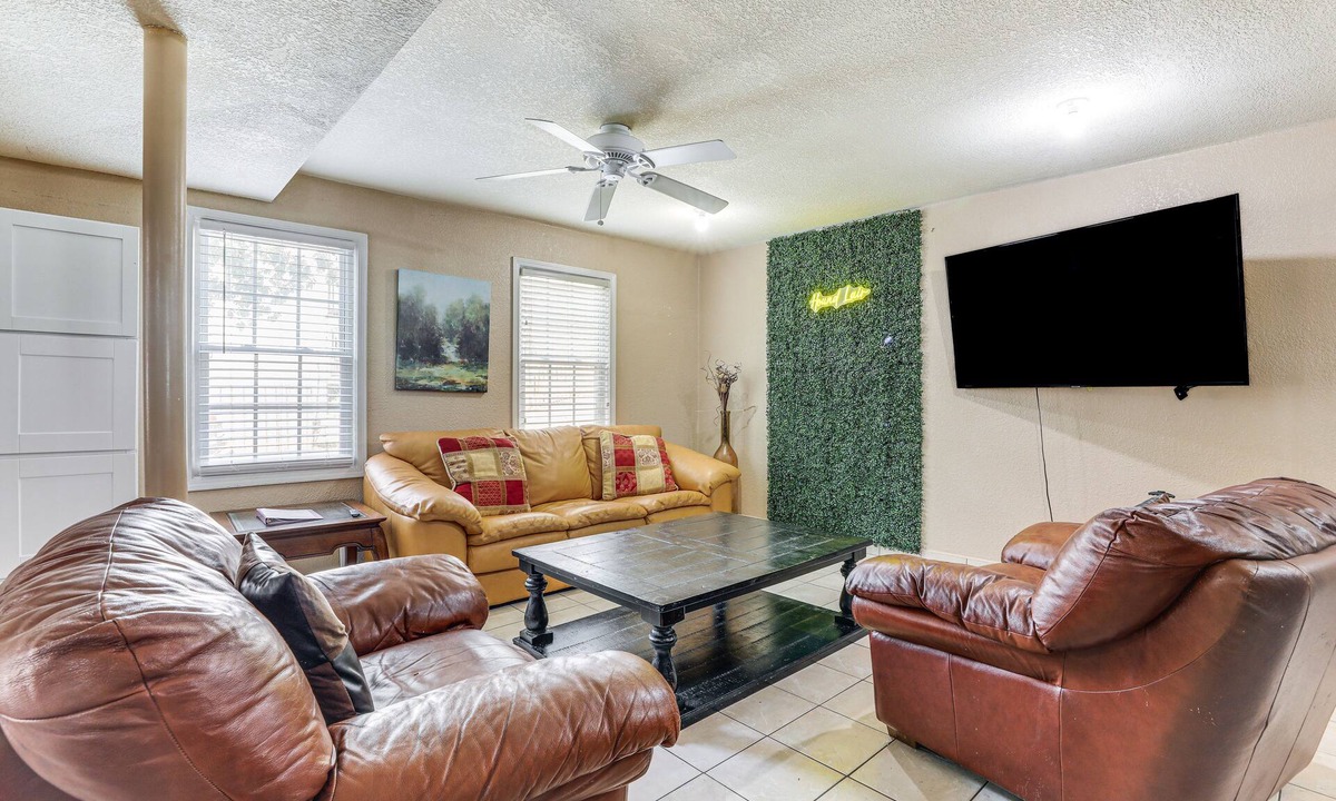 Lilburn Apartment | Pet-Friendly Lilburn Duplex w/Patio & Grills!