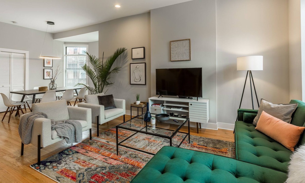 Old Town House | Pet-Friendly Mansion in the Heart of Old Town - Sleeps 30! by RedAwning
