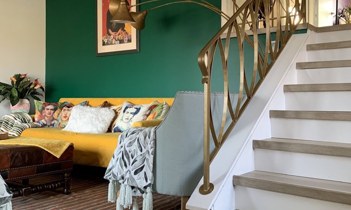Wood Dale House | Pet Friendly, Near O’Hare, Fenced in, Cheerful Frida & Diego Home, up to 6 ppl