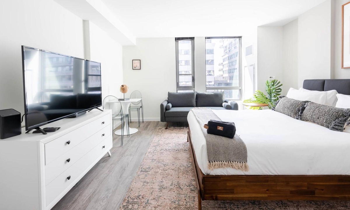 Foggy Bottom Apartment | Pet-Friendly Studio at The Boathouse Apts w/ Pool