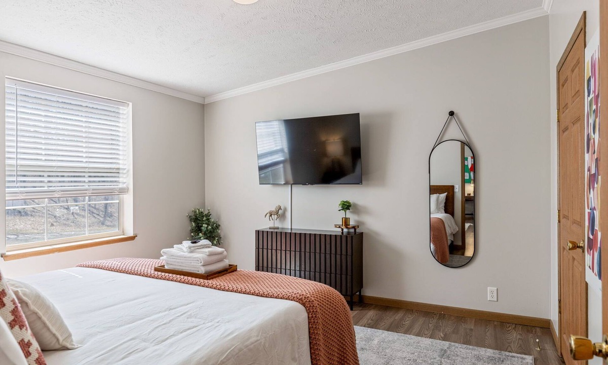 Plainview House | Plainview Vineyard Retreat by StayLage