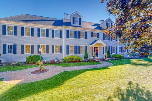 West Barnstable House | Plum Paradise