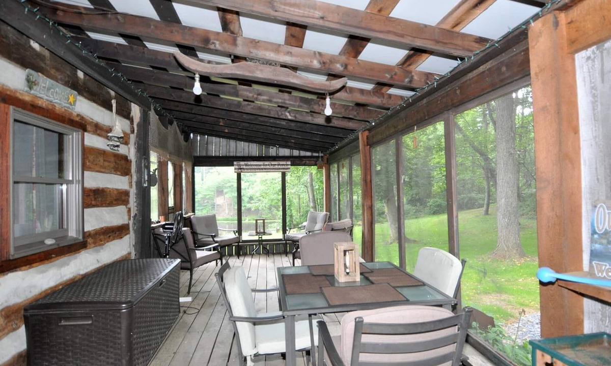 Berkeley Springs Cabin | Pondview Cabin - Log Cabin Retreat