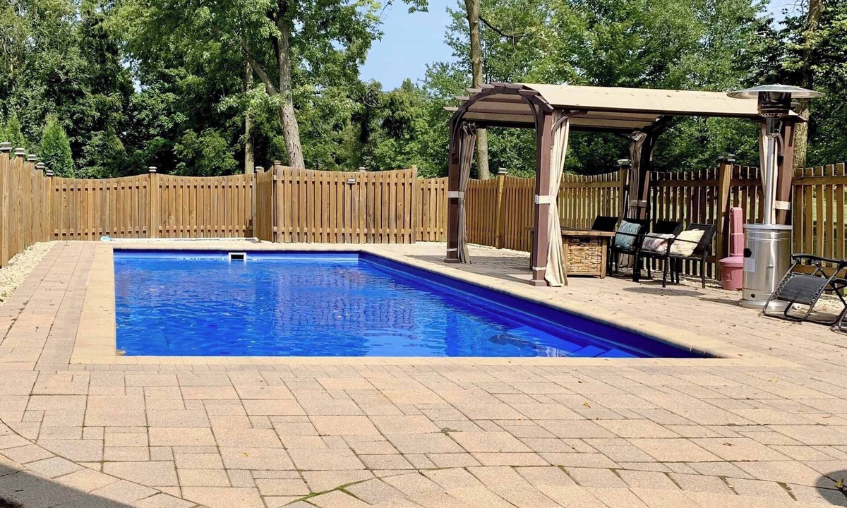 Rockford House | Pool, Arcade, Hot Tub and more @16th and Aldeen