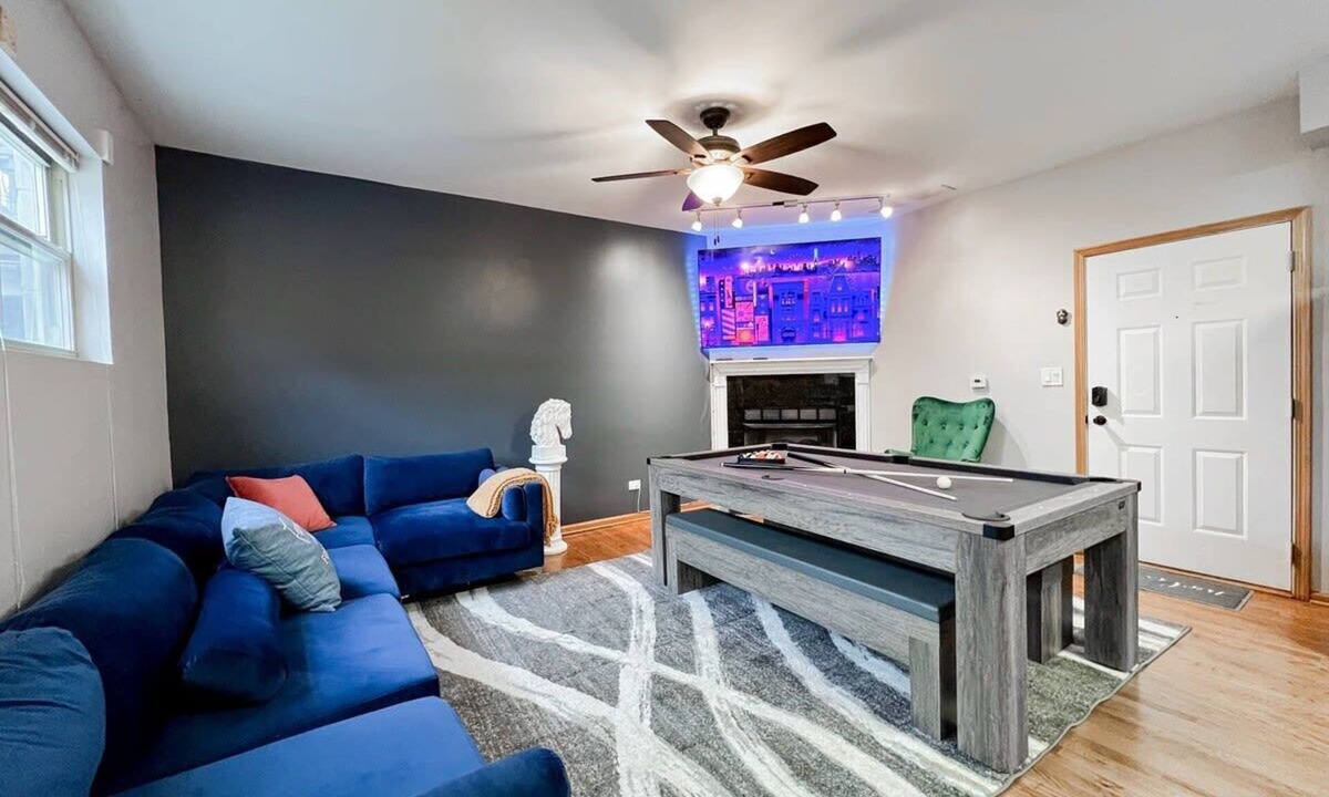 West Town Apartment | Pool Table, Private Patio, 2 Parking Spaces!