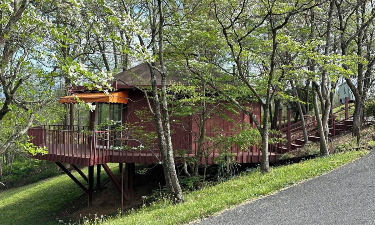Bristol House | Private 1BR Home Quiet Wooded Stay Near Bristol