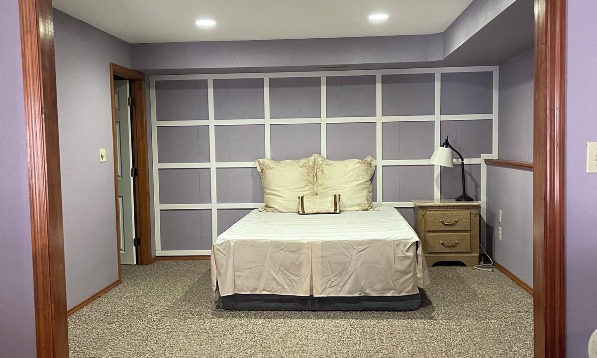 Swansea Apartment | Private apt/in-law suite in Swansea, IL. Long term rental only: 6-12 months.