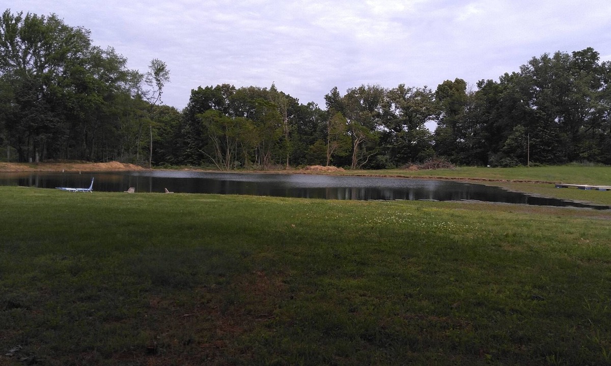 West Frankfort RV Rental | Private beach and pavilion