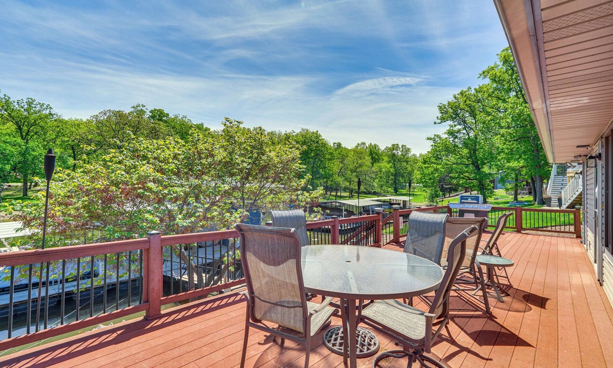 Camdenton House | Private Dock & Deck: Waterfront Camdenton Home!