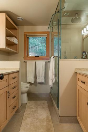 Glendale House | Private Home Overlooking Stevens Lake
