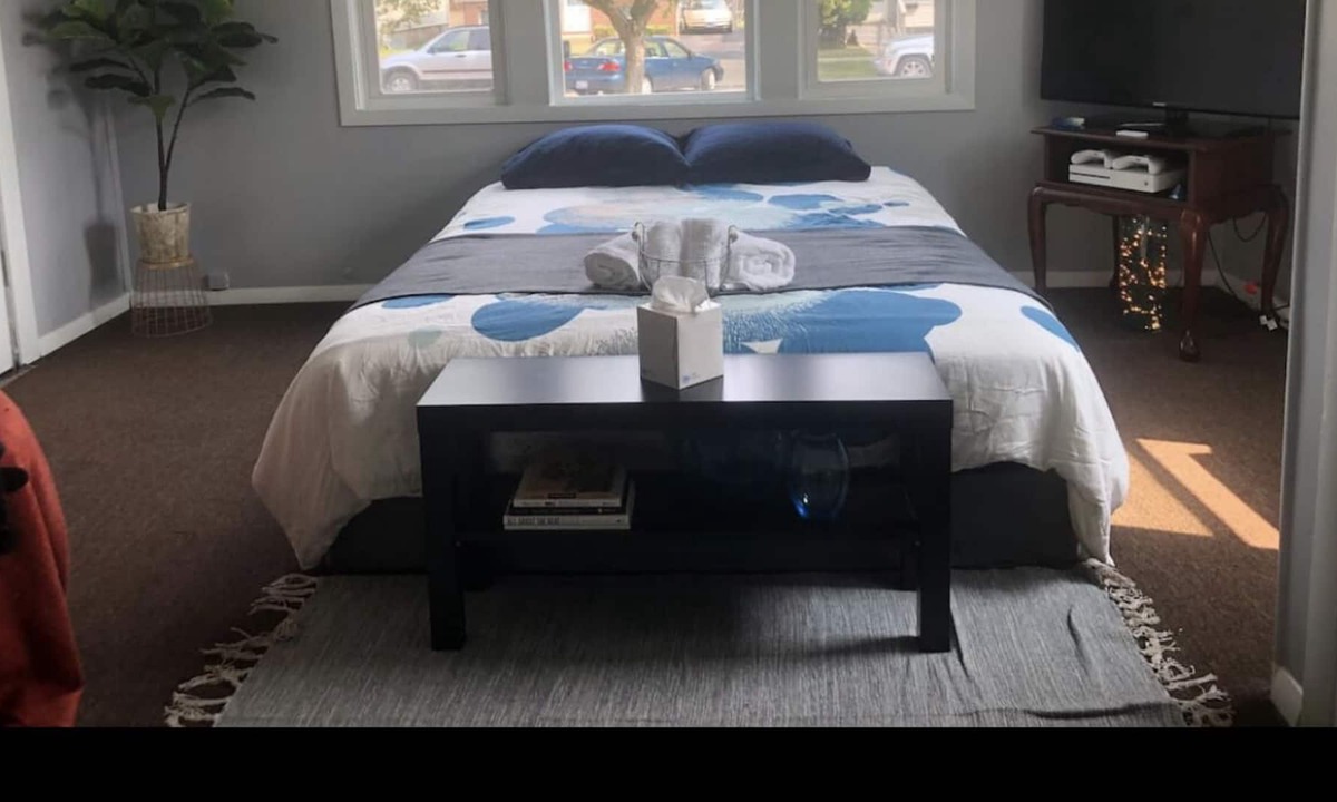 Aurora House | Private Studio Near Fox River! Casino! & Downtown!