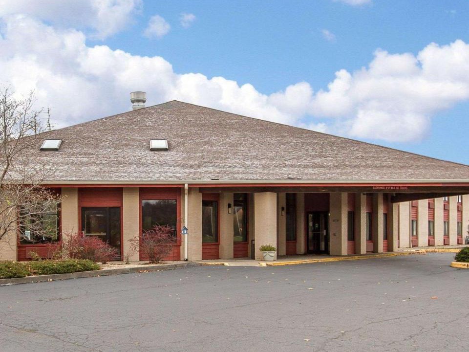 Macomb Hotel | Quality Inn Macomb near University Area