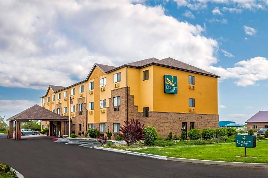 Peru Hotel | Quality Inn Peru near Starved Rock State Park