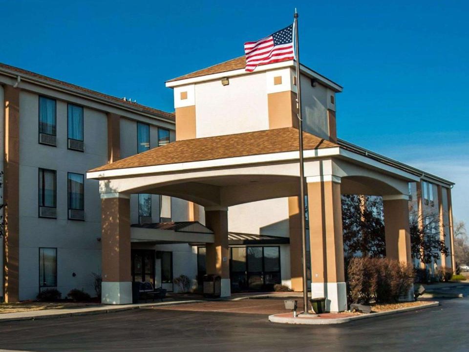 Cahokia Hotel | Quality Inn & Suites near St Louis and I-255
