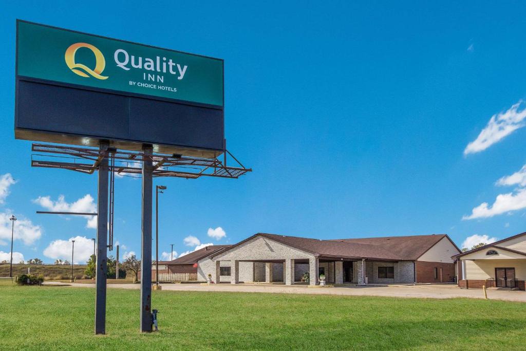 Grayville Hotel | Quality Inn