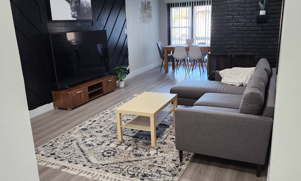 Homewood House | Quiet and Clean Home near Downtown Homewood with Private Backyard!