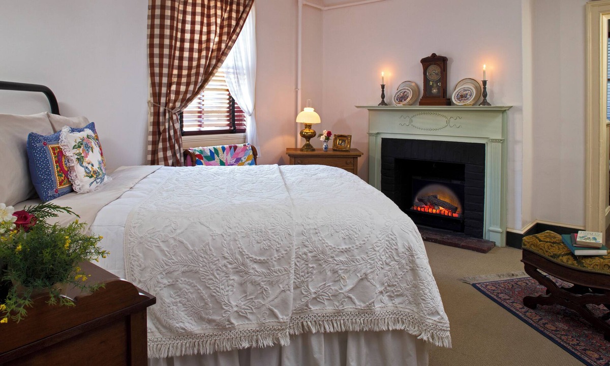 Downtown Baltimore Bed & Breakfast | Rachael's Inner Harbor Boutique Inn - The Letitia Mae Suite