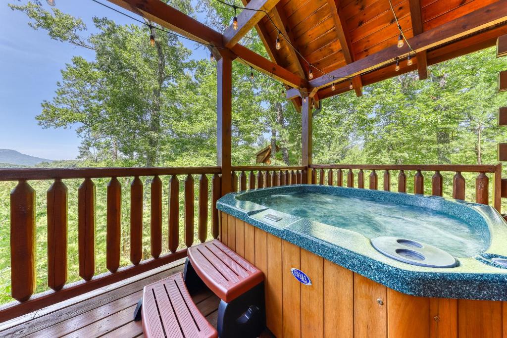 Sevierville House | Rainbow Falls