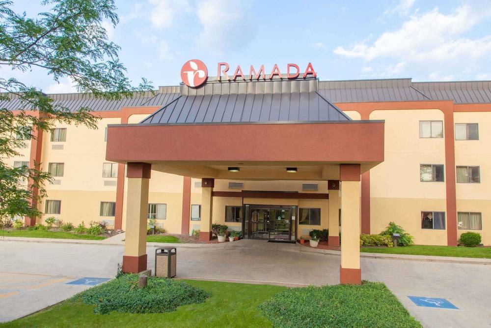 Bolingbrook Hotel | Ramada by Wyndham Bolingbrook